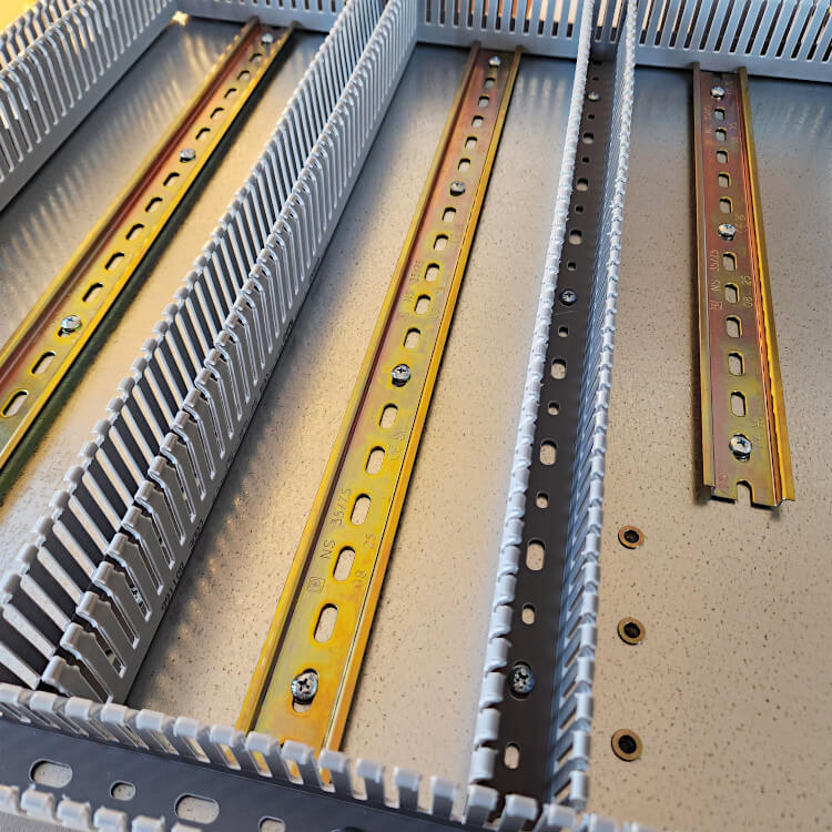 Finished mounting plate close-up